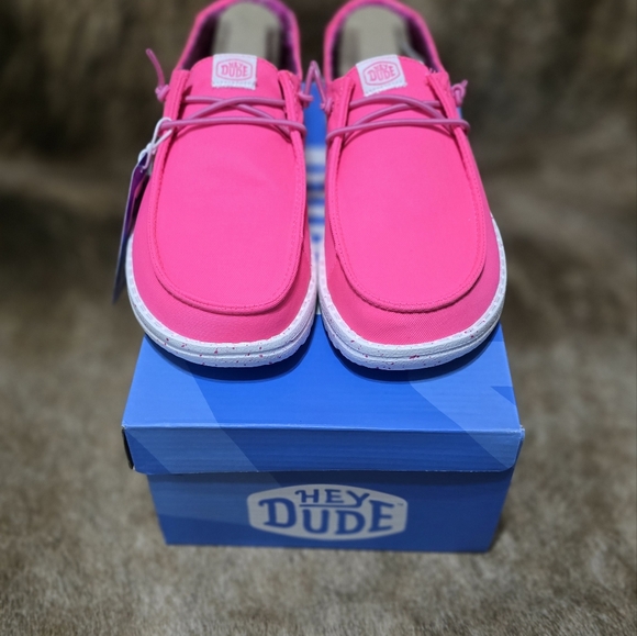 Youth Size 6 (women's size 8) Hey Dudes in Hot Pink! - Picture 4 of 5